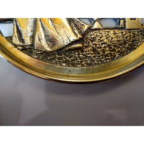 Decorative Korean Brass Ashtray w/ Removable Lid (Made in the Republic of Korea) - Picture 5 of 11